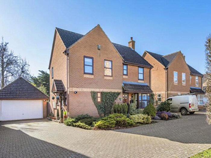 4 Bedroom Detached House For Sale In Briar Close, Kidlington, OX5