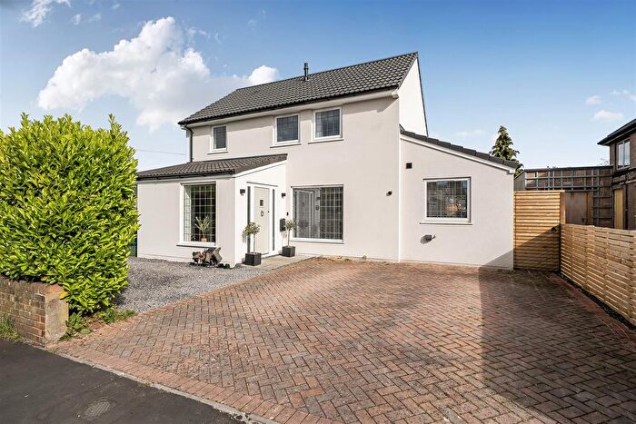 4 Bedroom Link Detached House For Sale In Ellacombe Road, Longwell Green, Bristol, BS30