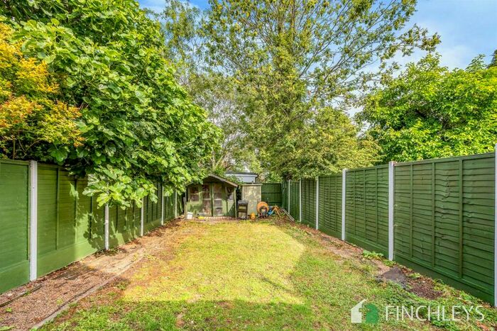 3 Bedroom Flat To Rent In Ballards Lane, Finchley, N3