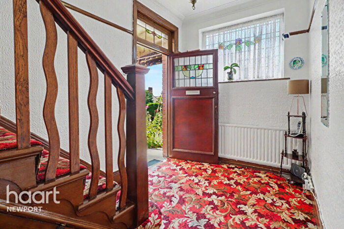 3 Bedroom Semi-Detached House For Sale In Dewsland Park Road, Newport, NP20