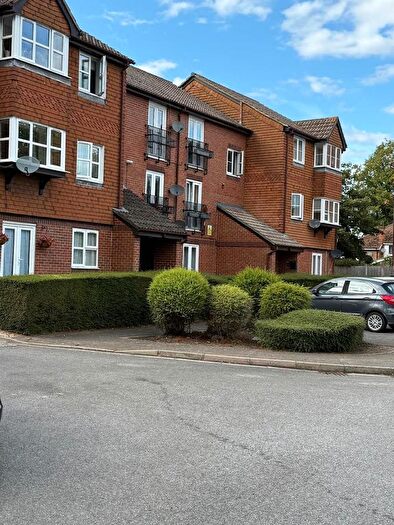 2 Bedroom Flat To Rent In Knowles Close, West Drayton, UB7