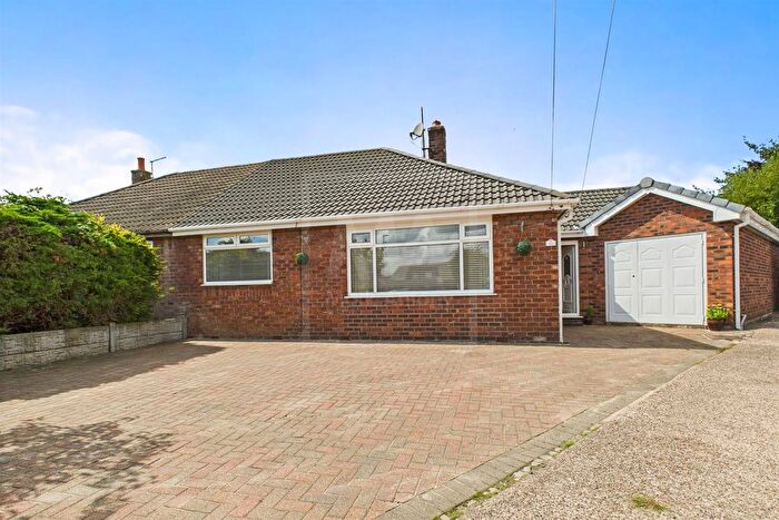 4 Bedroom Semi-Detached Bungalow For Sale In Sherwood Crescent, Burtonwood, Warrington, WA5
