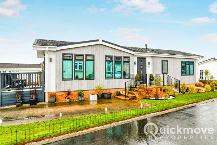 2 Bedroom Park Home For Sale In Bude, Cornwall, EX23