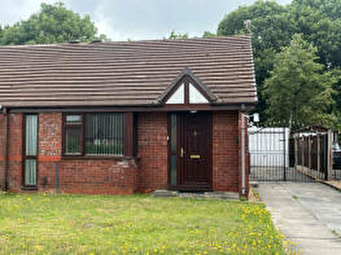 2 Bedroom Bungalow To Rent In Chigwell Close, Croxteth, L12