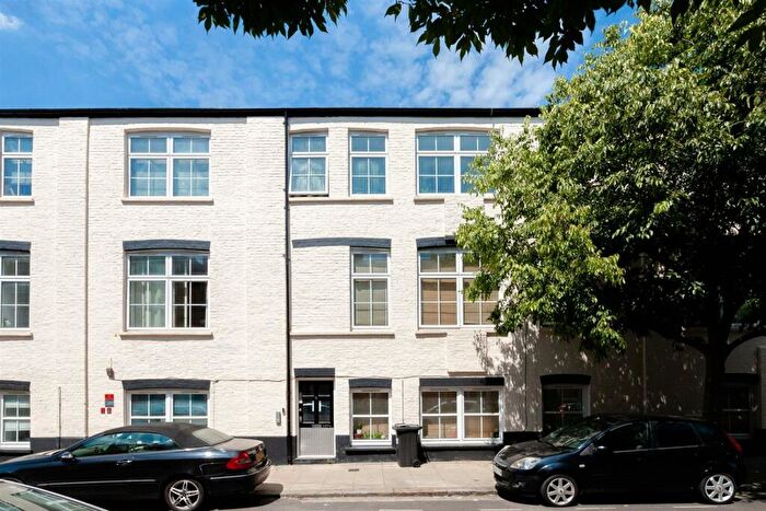 2 Bedroom Flat To Rent In Beatty Road, Stoke Newington, N16