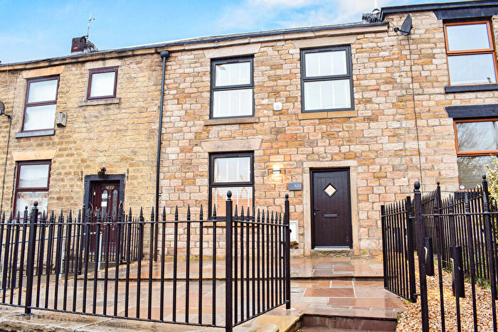 4 Bedroom Cottage For Sale In Blackburn Road, Astley Bridge, Bolton, BL1