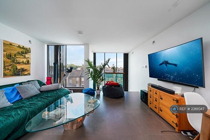 2 Bedroom Flat To Rent In Lindore Road, London, SW11