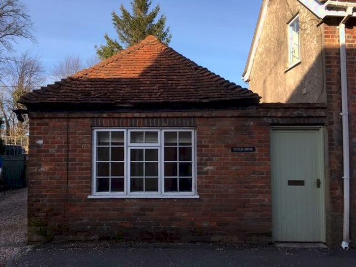 1 Bedroom Cottage To Rent In The High Street, Kintbury, RG17