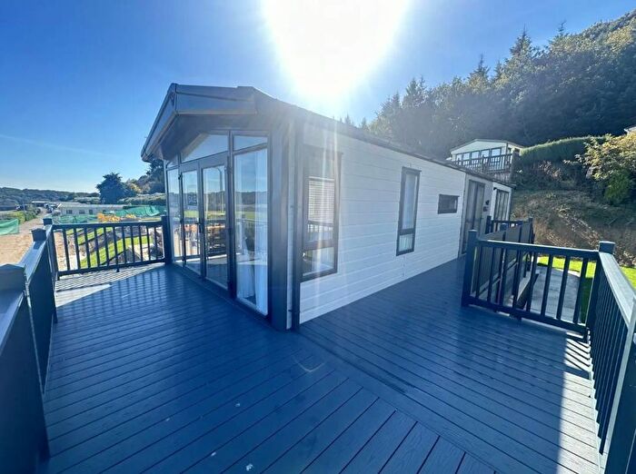 2 Bedroom Mobile/park Home For Sale In The Lakewood, Scarborough Lodge Retreat, Scarborough, YO12