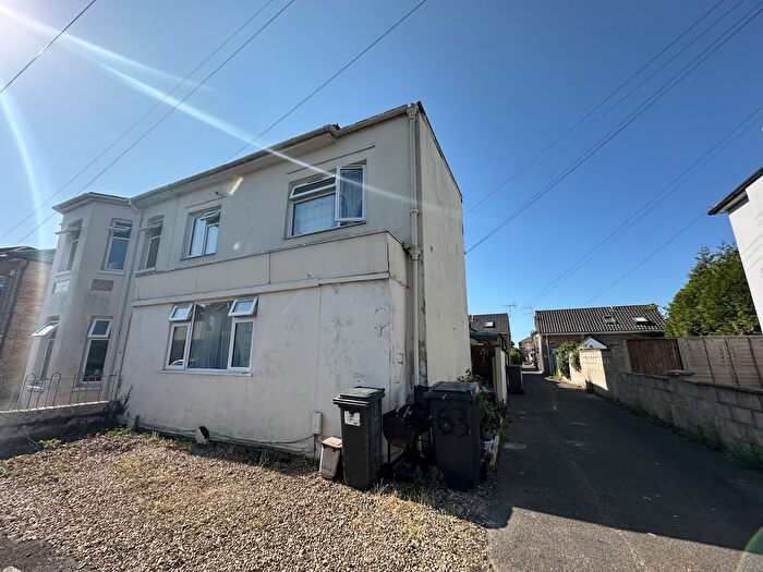 4 Bedroom Property To Rent In Capstone Road, Bournemouth, BH8