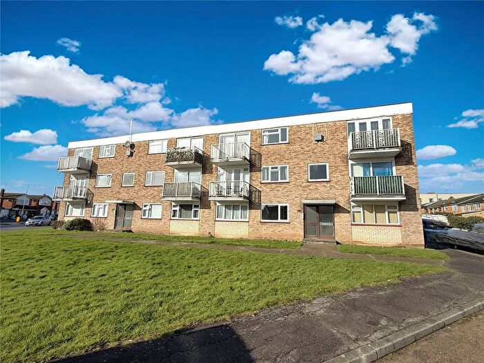 2 Bedroom Flat For Sale In Stanford Hall, Gordon Road, Corringham, SS17