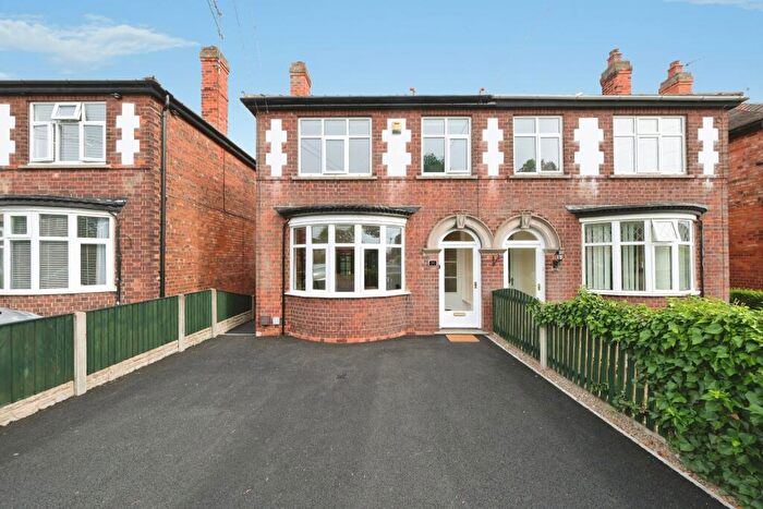 3 Bedroom Semi-Detached House For Sale In Bigsby Road, Retford, DN22