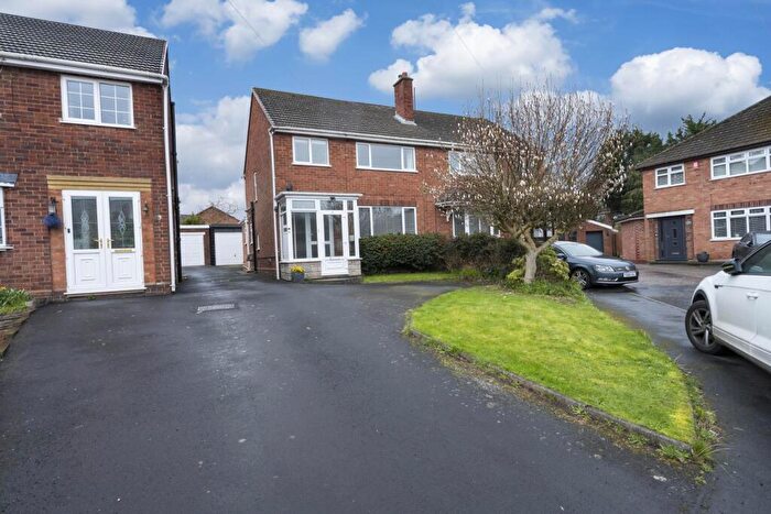 3 Bedroom Semi Detached House For Sale In Birchfield Close, Halesowen, B63
