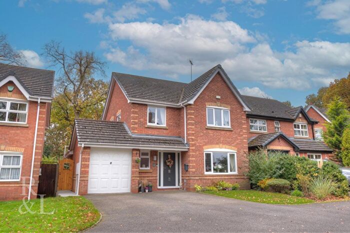 4 Bedroom Detached House For Sale In Briton Lodge Close, Moira, Swadlincote, DE12
