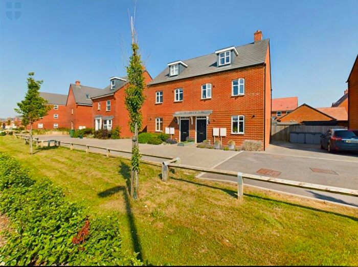 3 Bedroom Semi Detached House To Rent In Emerald Way, Aylesbury, Buckinghamshire, HP22