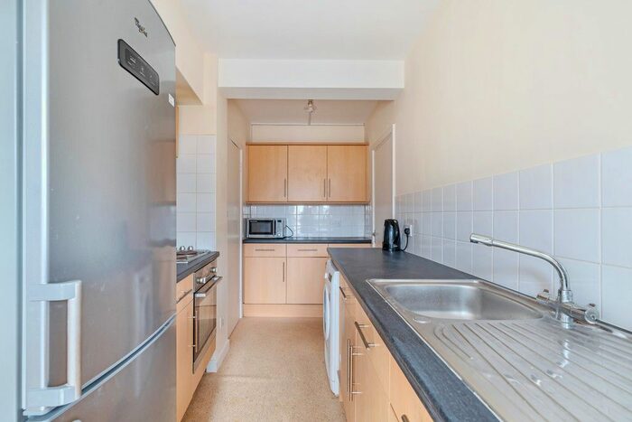 2 Bedroom Flat To Rent In Osborne Road, Southsea, PO5