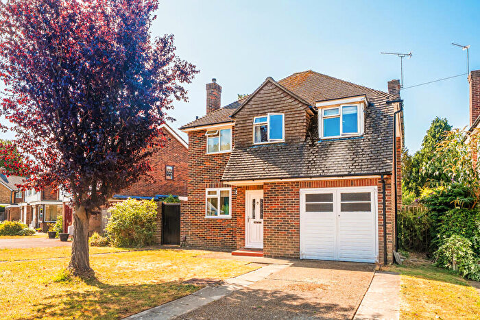 3 Bedroom Detached House For Sale In Cannon Way, Fetcham, KT22