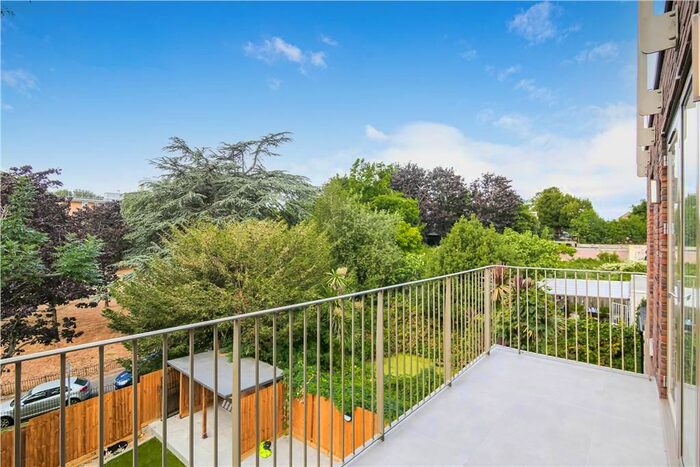 3 Bedroom Property To Rent In Cavell Court, Dog Kennel Hill, London, SE22