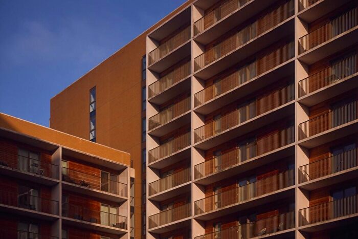 1 Bedroom Apartment To Rent In Sweet Street, Leeds, West Yorkshire, LS11