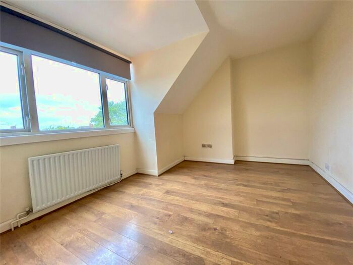 Property To Rent In Stonecot Hill, Sutton, Surrey, SM3