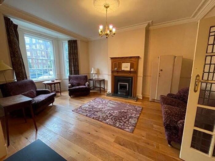 3 Bedroom Apartment To Rent In Kenilworth Court, B16