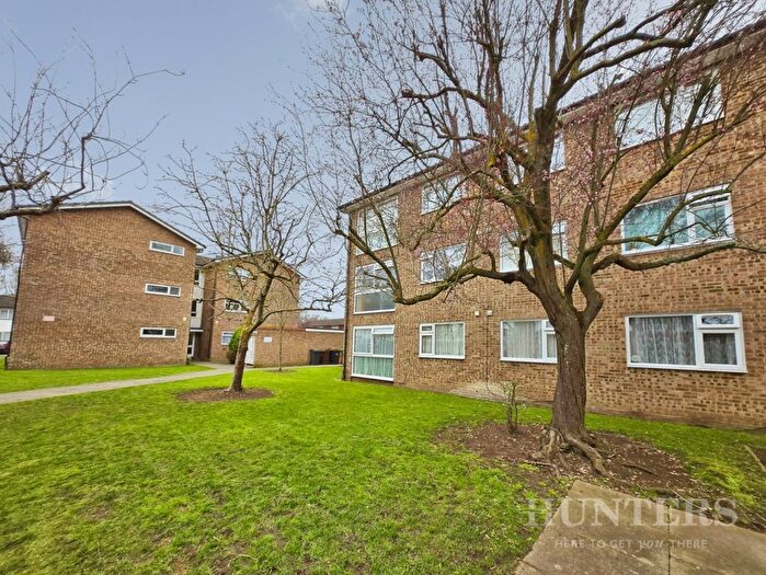 1 Bedroom Flat For Sale In Chiswick Close, Beddington, CR0