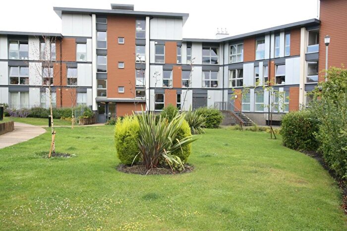 2 Bedroom Flat To Rent In Pembroke Park, Three Bridges, Crawley, West Sussex., RH10
