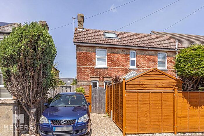 2 Bedroom Apartment To Rent In Parkwood Road, Southbourne, BH5