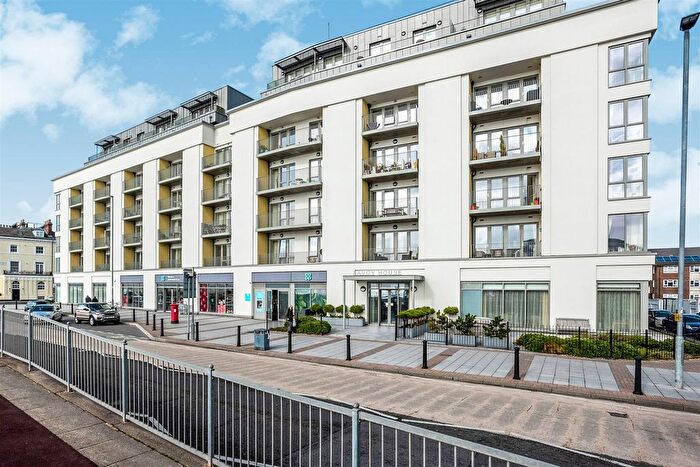 1 Bedroom Flat For Sale In South Parade, Southsea, Hampshire, PO4