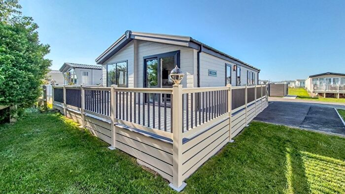 2 Bedroom Mobile/park Home For Sale In Pett Level Road, Winchelsea, TN36