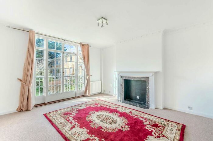 4 Bedroom Terraced House To Rent In Langford Green, Denmark Hill, London, SE5