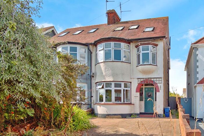 5 Bedroom Semi Detached House For Sale In Southbourne Grove, Westcliff-on-Sea, Essex, SS0