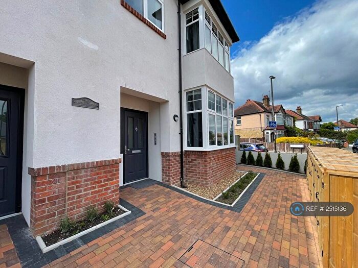 3 Bedroom Flat To Rent In Rosemill House, Morden, SM4