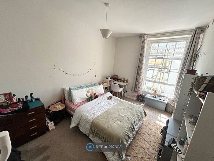 2 Bedroom Flat To Rent In Stonehouse, Plymouth, PL1