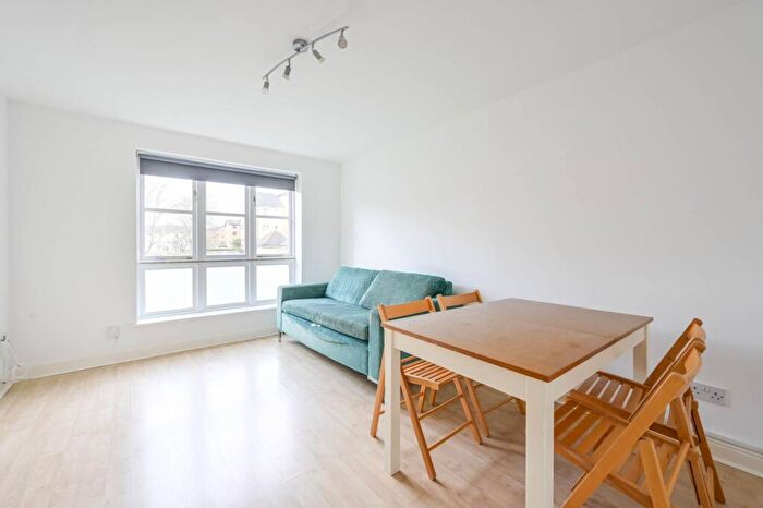 1 Bedroom Flat For Sale In Wheat Sheaf Close, Isle Of Dogs, London, E14