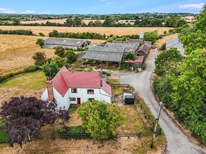 3 Bedroom Detached House For Sale In Spriggs Lane, Blackmore, Ingatestone, Essex, CM4