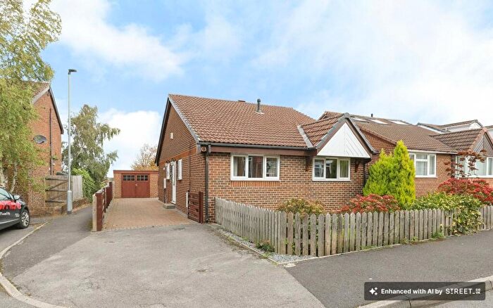 3 Bedroom Detached Bungalow For Sale In Firvale, Harthill, S26