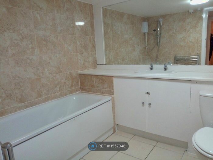 3 Bedroom Terraced House To Rent In Delce Road, Rochester, ME1