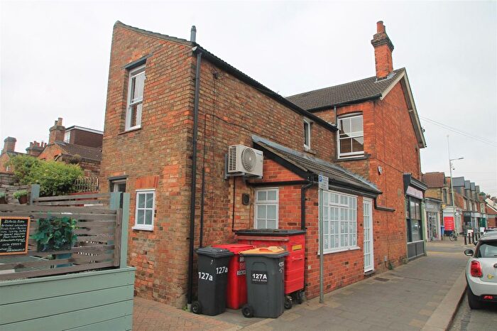 1 Bedroom Flat To Rent In Castle Road, Bedford, MK40