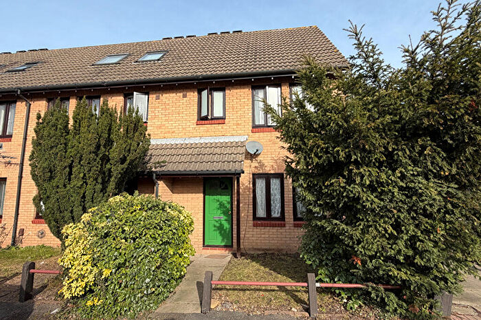 Studio For Sale In Osborne Street, Slough, SL1