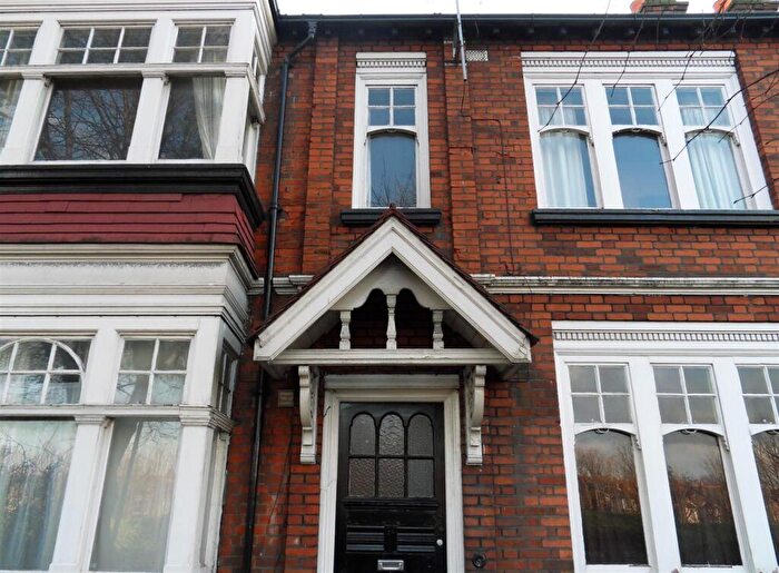 Studio To Rent In Bowes Road, Enfield, London, N13