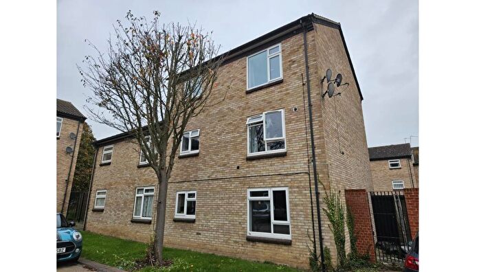 1 Bedroom Flat For Sale In Hollands Walk, Basildon, Essex, SS16