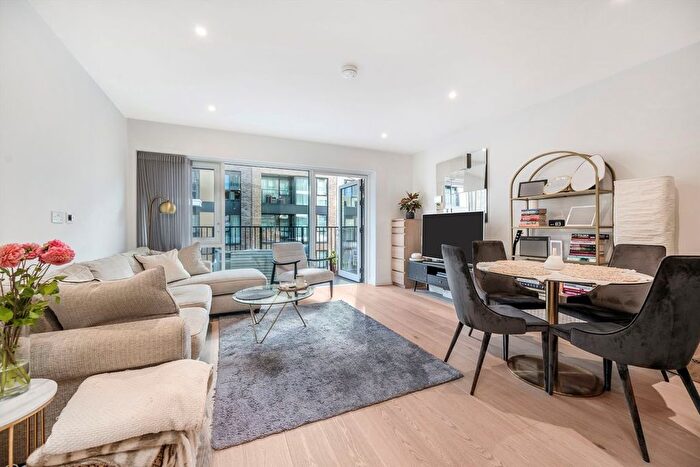 1 Bedroom Flat For Sale In Lockgate Road, Fulham, SW6