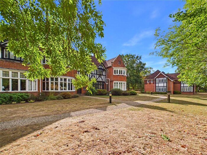 2 Bedroom Apartment For Sale In Lexden Road, Colchester, Essex, CO3