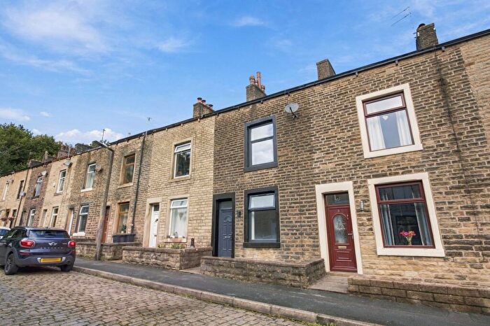 3 Bedroom Terraced House To Rent In Elm Street, Rawtenstall, BB4