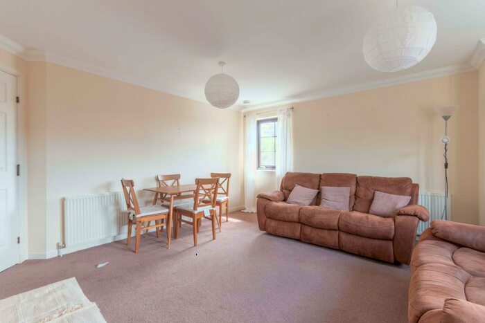 2 Bedroom Flat To Rent In St Leonards Hill Edinburgh United Kingdom, EH8