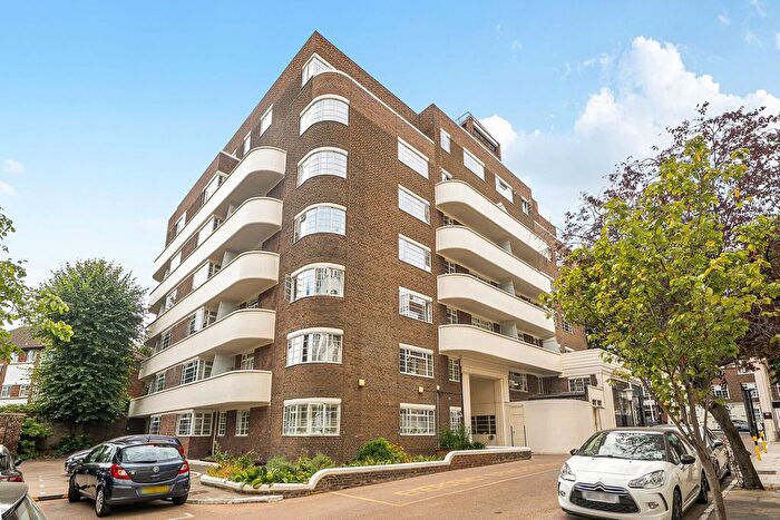 Studio For Sale In Sheen Road, Richmond, TW9
