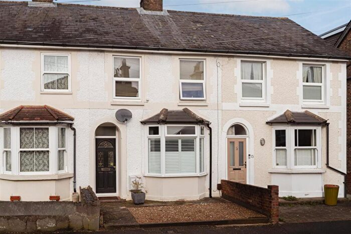 3 Bedroom Terraced House For Sale In Glovers Road, Reigate, RH2