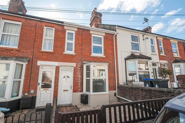 2 Bedroom Terraced House To Rent In Clifton Road, Salisbury, SP2