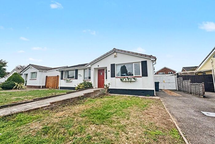 3 Bedroom Detached Bungalow For Sale In Ferndown, BH22